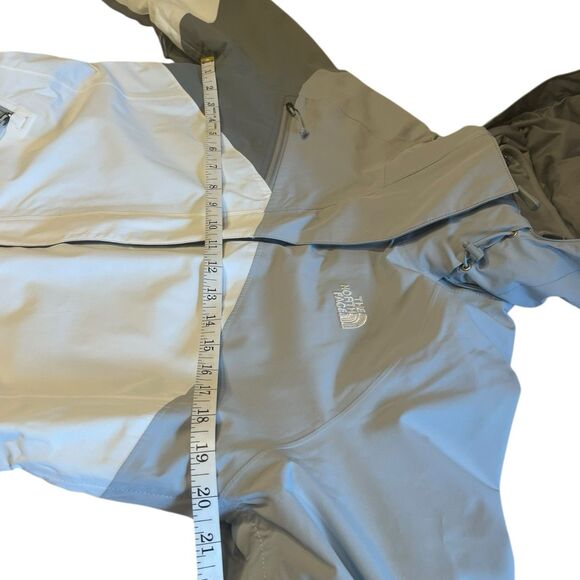 The North Face Women’s Triclimate 3‑in‑1 Jacket M Waterproof Windbreaker Coat - Picture 3 of 16